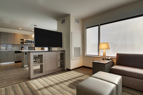 Hyatt House Chicago / Oak Brook