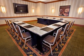 Hilton Chicago/Oak Brook Suites