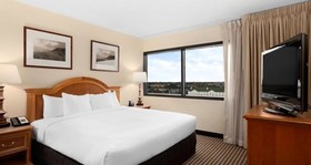 Hilton Chicago/Oak Brook Suites