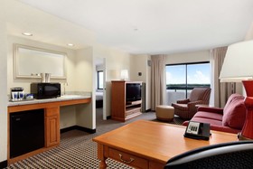 Hilton Chicago/Oak Brook Suites