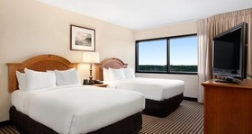 Hilton Chicago/Oak Brook Suites