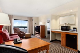 Hilton Chicago/Oak Brook Suites