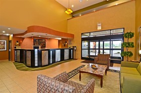 Spark by Hilton Oak Forest
