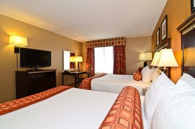 Spark by Hilton Oak Forest