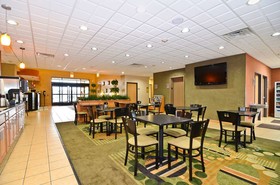 Spark by Hilton Oak Forest