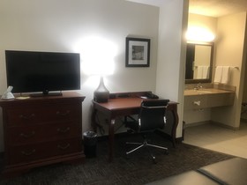 Rodeway Inn & Suites