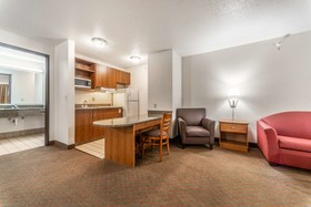 HomeTowne Studios & Suites St Louis - O Fallon, IL