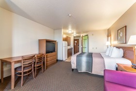 HomeTowne Studios & Suites St Louis - O Fallon, IL
