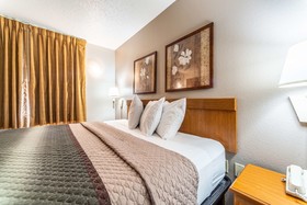 HomeTowne Studios & Suites St Louis - O Fallon, IL