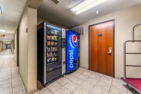 HomeTowne Studios & Suites St Louis - O Fallon, IL