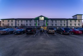 HomeTowne Studios & Suites St Louis - O Fallon, IL