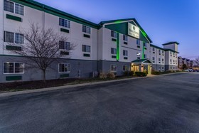 HomeTowne Studios & Suites St Louis - O Fallon, IL