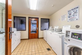 HomeTowne Studios & Suites St Louis - O Fallon, IL