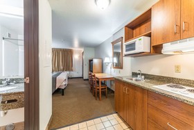 HomeTowne Studios & Suites St Louis - O Fallon, IL