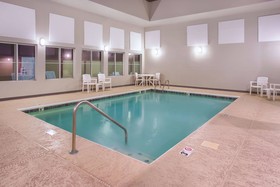 La Quinta Inn & Suites by Wyndham O'Fallon, IL - St. Louis