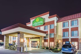 La Quinta Inn & Suites by Wyndham O'Fallon, IL - St. Louis