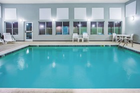 La Quinta Inn & Suites by Wyndham O'Fallon, IL - St. Louis