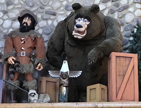 Grizzly Jack's Grand Bear Resort