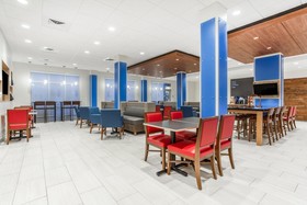 Holiday Inn Express & Suites Ottawa