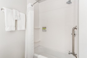 Holiday Inn Express & Suites Ottawa