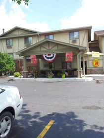 Super 8 by Wyndham Ottawa Starved Rock