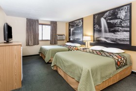 Super 8 by Wyndham Ottawa Starved Rock