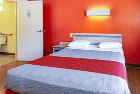 Motel 6 Chicago Northwest - Palatine