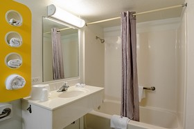 Motel 6 Chicago Northwest - Palatine