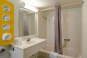Motel 6 Chicago Northwest - Palatine