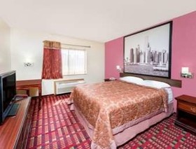 Super 8 by Wyndham Paris IL