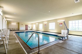Cobblestone Hotel & Suites Paxton