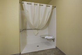 Cobblestone Hotel & Suites Paxton
