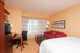 Courtyard Peoria Downtown