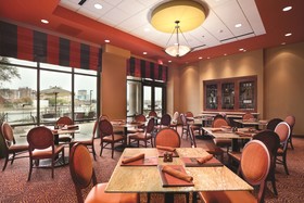 Embassy Suites East Peoria Hotel & Riverfront Conference Center