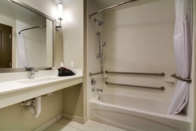 Holiday Inn & Suites Peoria At Grand Prairie