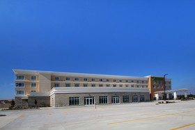 Holiday Inn & Suites Peoria At Grand Prairie