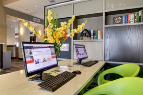 Holiday Inn & Suites Peoria At Grand Prairie