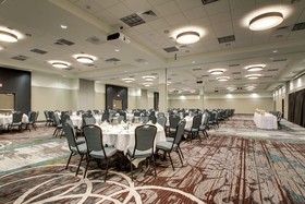 Holiday Inn & Suites Peoria At Grand Prairie