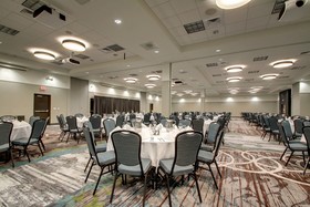 Holiday Inn & Suites Peoria At Grand Prairie