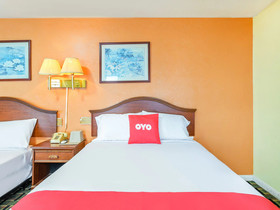 OYO Hotel Downtown Peoria I-74