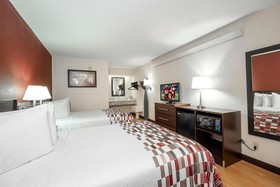 Travelodge by Wyndham Peoria