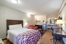 Travelodge by Wyndham Peoria