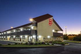 Travelodge by Wyndham Peoria