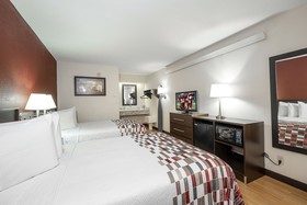 Travelodge by Wyndham Peoria