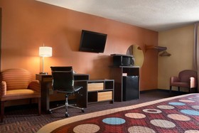 Super 8 by Wyndham Peoria