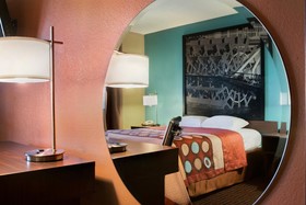 Super 8 by Wyndham Peoria