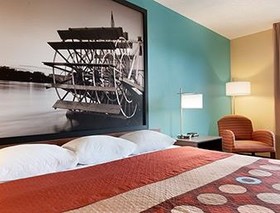 Super 8 by Wyndham Peoria