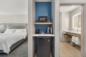 Holiday Inn Express Hotel & Suites Peru - Lasalle Area