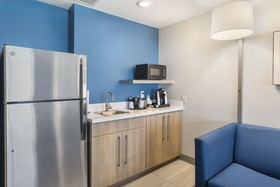 Holiday Inn Express Hotel & Suites Peru - Lasalle Area