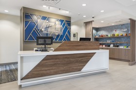 Holiday Inn Express Hotel & Suites Peru - Lasalle Area